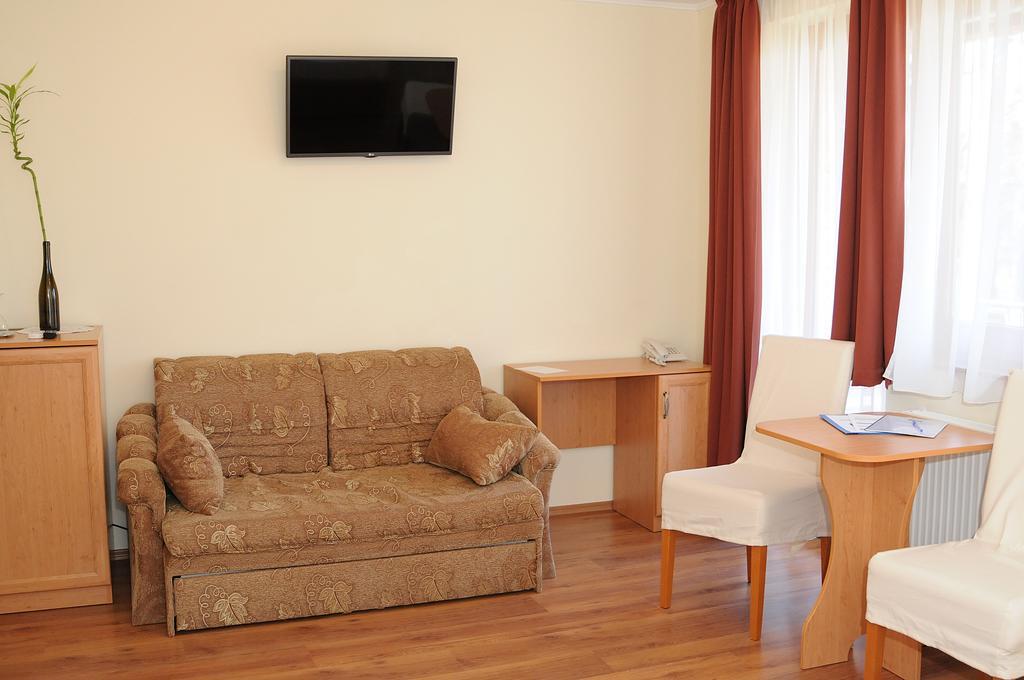 Hotel Halászkert Badacsony Badacsonytomaj Esterno foto