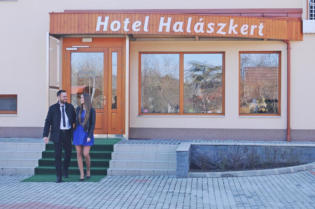 Hotel Halászkert Badacsony Badacsonytomaj Esterno foto