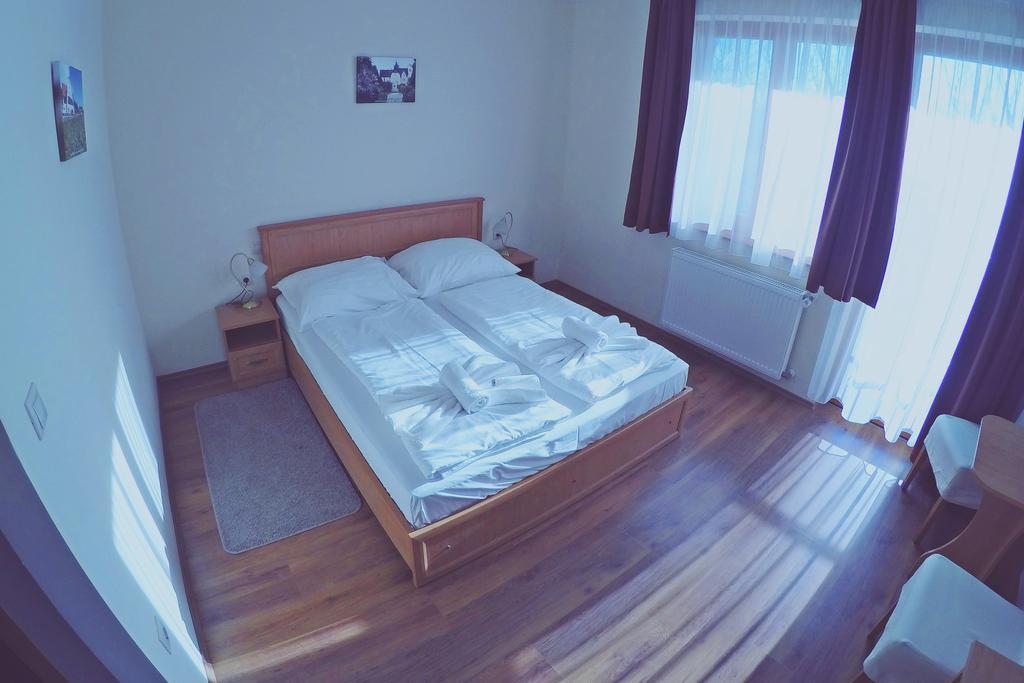 Hotel Halászkert Badacsony Badacsonytomaj Esterno foto