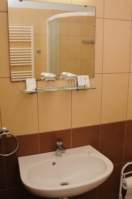 Hotel Halászkert Badacsony Badacsonytomaj Esterno foto