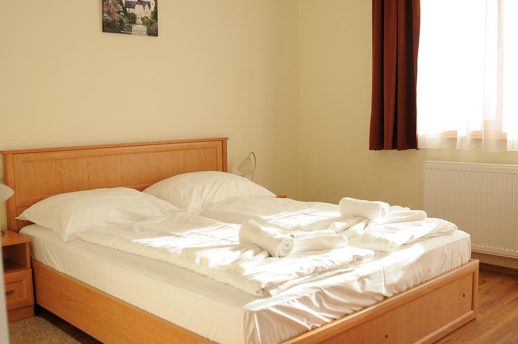 Hotel Halászkert Badacsony Badacsonytomaj Esterno foto