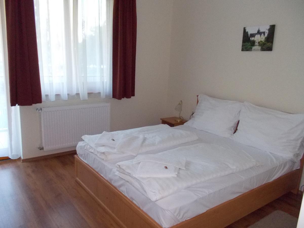 Hotel Halászkert Badacsony Badacsonytomaj Esterno foto