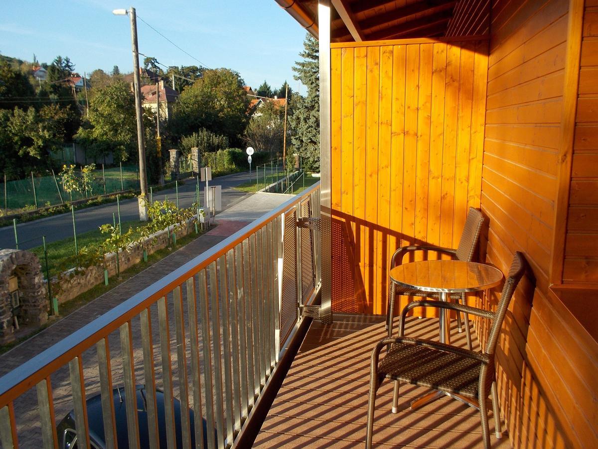 Hotel Halászkert Badacsony Badacsonytomaj Esterno foto